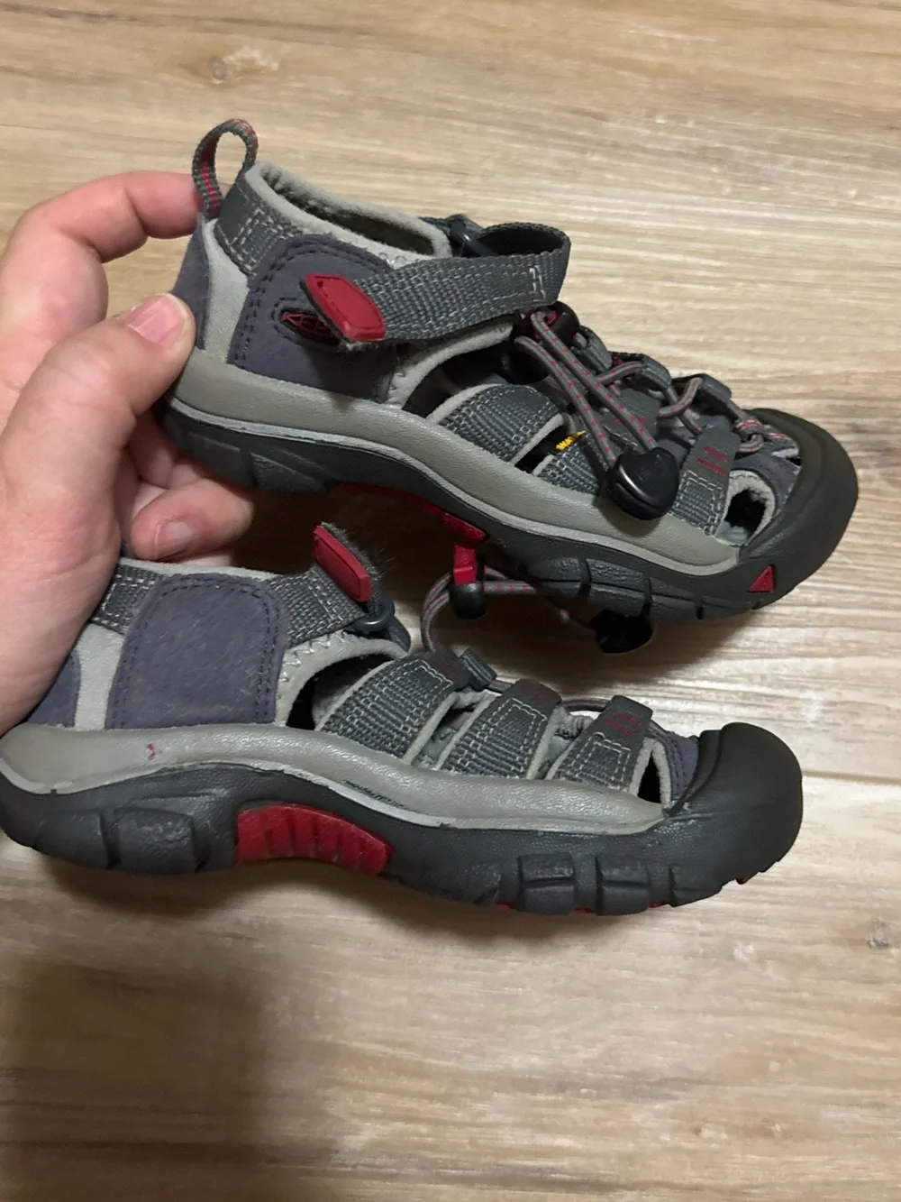 KEEN Kids Newport H2 Waterproof Hiking Sandals Grey Red Size 10 Kids